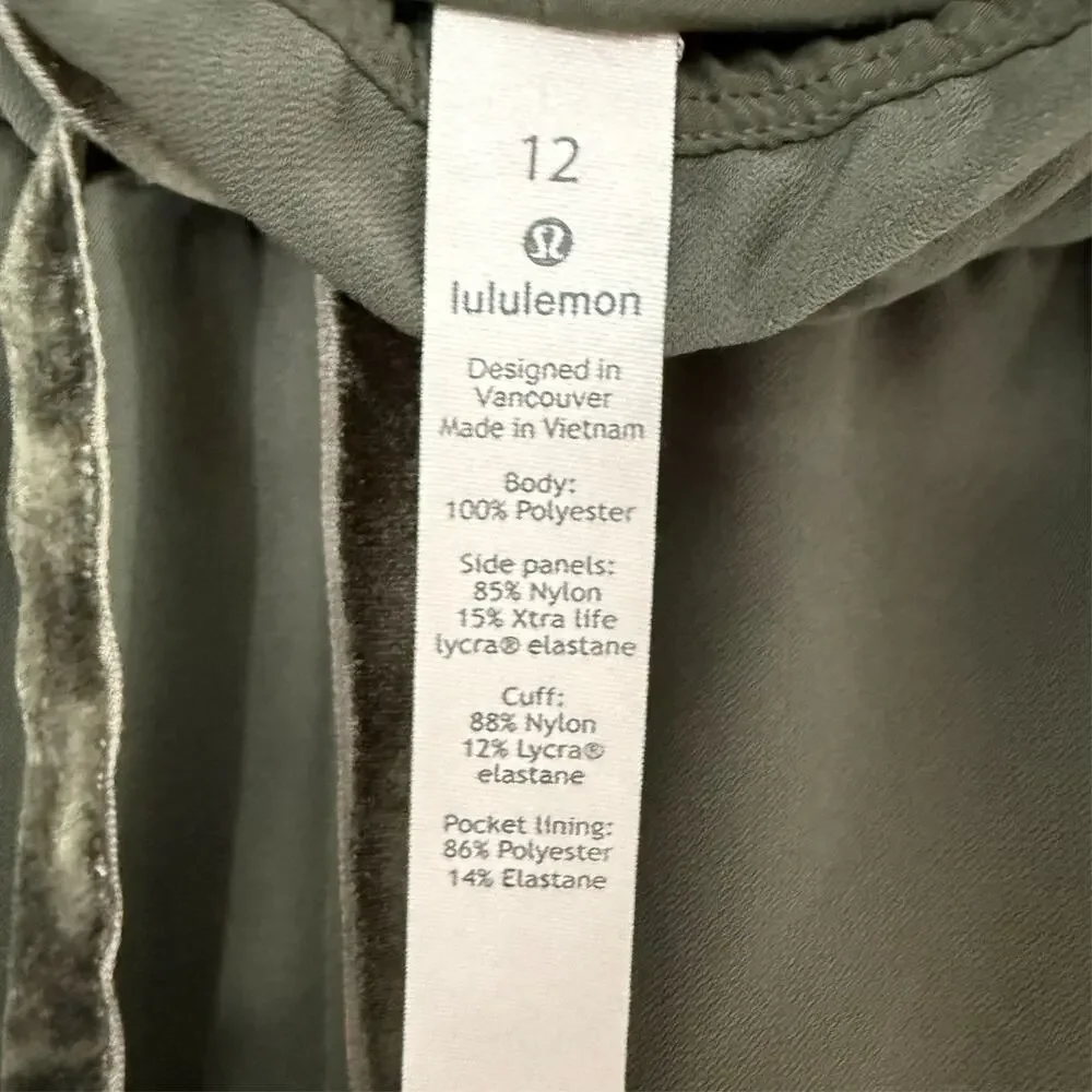 Lululemon On The Fly Jogger Velvet Trim Womens 12 Olive Travel Woven W5CMTS